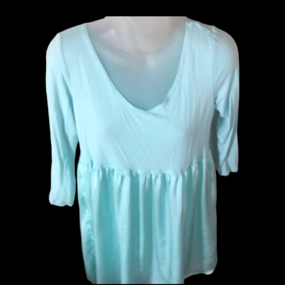 Flutter & Kick Maternity shirt size small